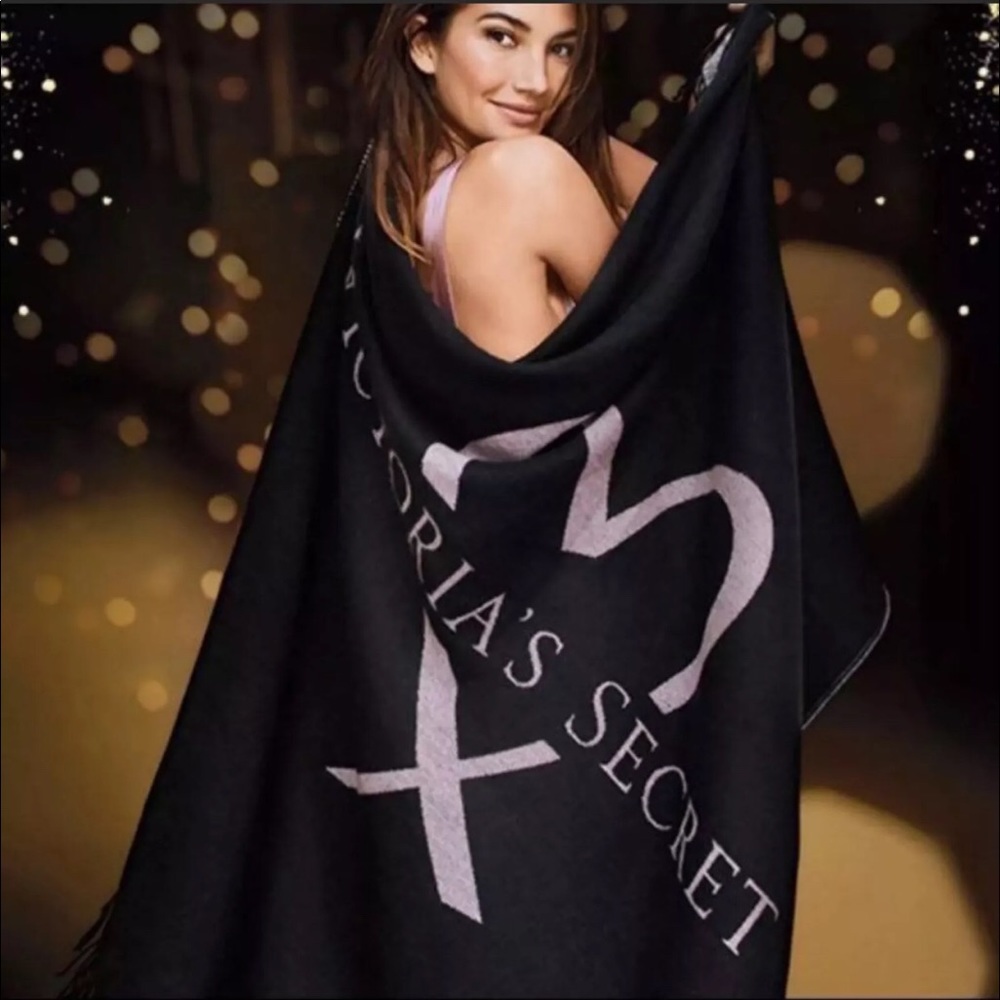 Victoria Secret Throw heart Blanket